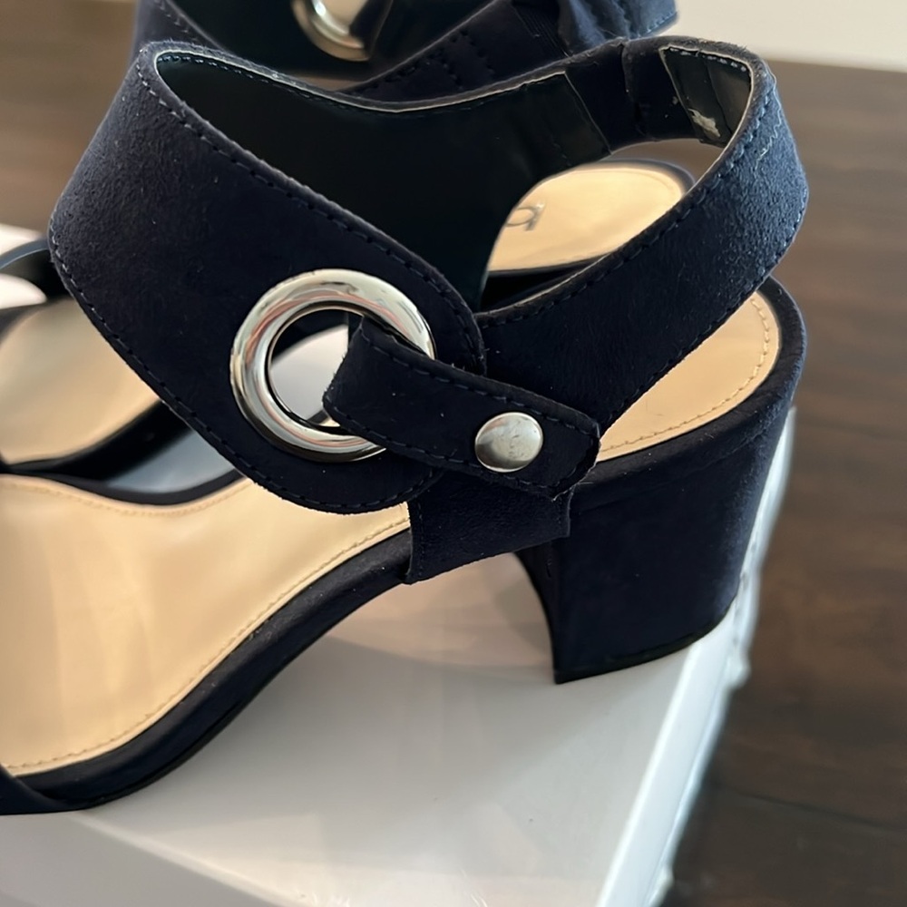 NIB - Bar III Navy Blue Sandal with Silver Accent- S6 - Picture 2 of 6